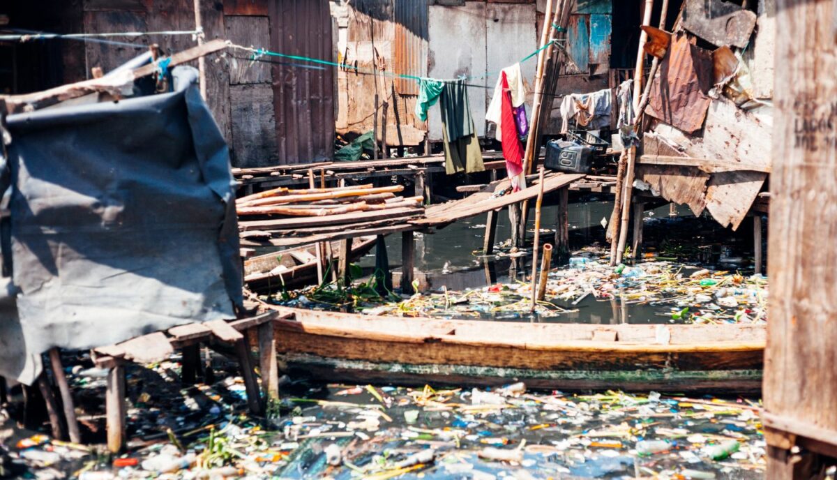 Guše se u otpadu: U Nigeriji zabranjuju jednokratnu plastiku i stiropor